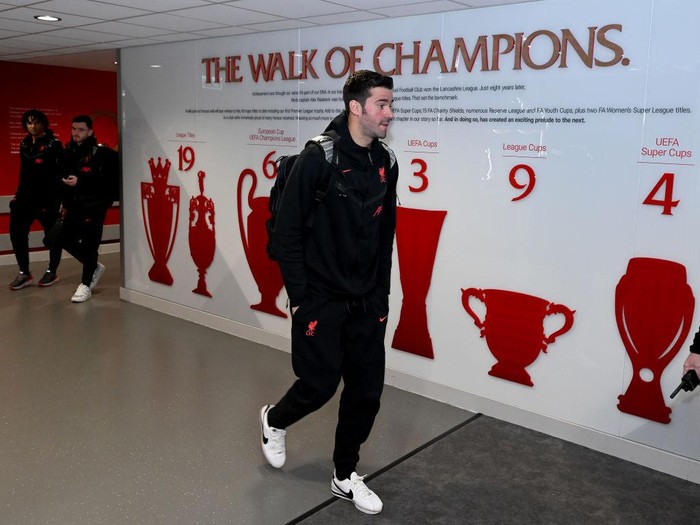 LIVERPOOL, ENGLAND - NOVEMBER 12: (THE SUN OUT, THE SUN ON SUNDAY OUT) Alisson Becker of Liverpool arriving before the Premier League match between Liverpool FC and Southampton FC at Anfield on November 12, 2022 in Liverpool, England. (Photo by Andrew Powell/Liverpool FC via Getty Images)