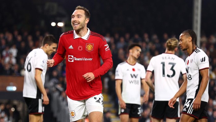 LONDON, ENGLAND - NOVEMBER 13: Christian Eriksen of Manchester United celebrates after scoring their teams first goal during the Premier League match between Fulham FC and Manchester United at Craven Cottage on November 13, 2022 in London, England. (Photo by Clive Rose/Getty Images)