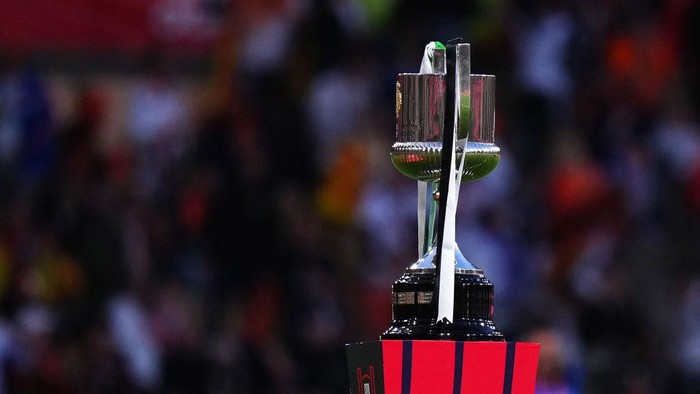SEVILLE, SPAIN - APRIL 23: The Copa del Rey trophy is seen prior to the Copa del Rey final match between Real Betis and Valencia CF at Estadio La Cartuja on April 23, 2022 in Seville, Spain. (Photo by Angel Martinez/Getty Images)