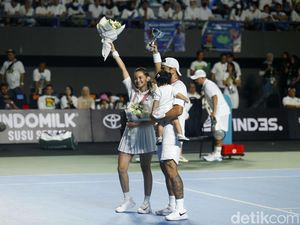 Dion Wiyoko Boyong Anak Usai Menang Lawan Gading Marten-Wulan Guritno Dion Wiyoko Boyong Anak Usai Menang Lawan Gading Marten-Wulan Guritno