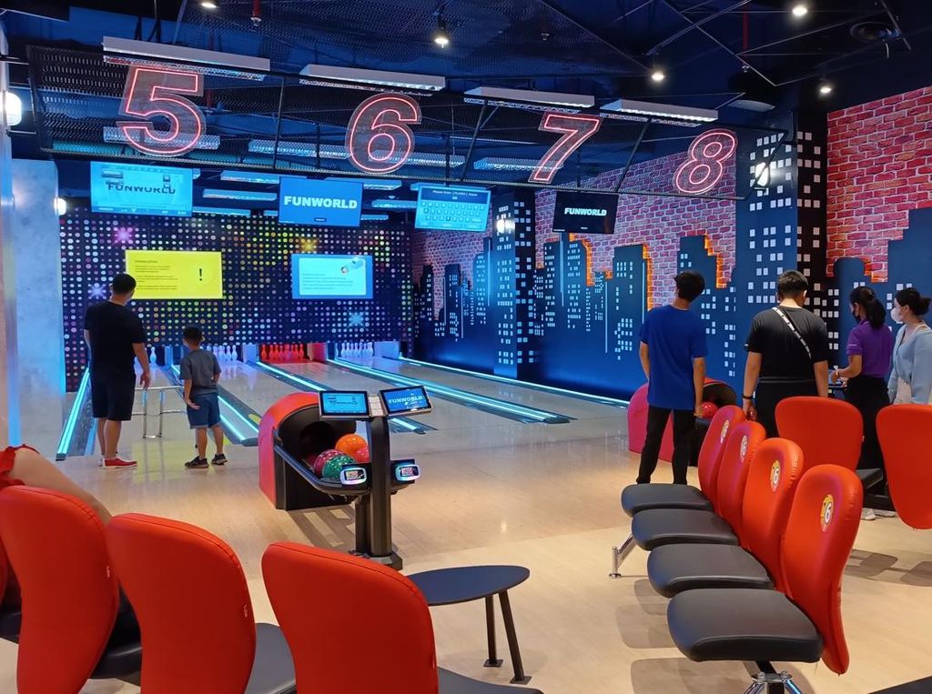 Asyik, Ada Tempat Main Bowling Baru di Jakarta Barat