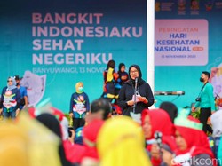 Ribuan Insan Banyuwangi Lakukan Parade Edukasi Kesehatan Peringati HKN