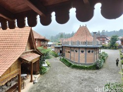 Bermalam di Hotel Joglo Kecombrang dengan Nuansa yang Asri