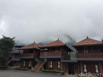 Mengintip View Menawan dari Hotel Joglo yang Tradisional