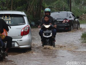 Jalur Alternatif Sapan-Cimincrang via Sempadan Sungai Cikeruh Banjir