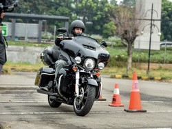Tingkatkan Skill Berkendara, Komunitas Moge Harley Lakukan Pelatihan Safety Riding