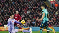 Gawang Alisson kebobolan satu kali, tapi Liverpool tetap keluar sebagai pemenang dengan skor 3-1. Foto: PA Images via Getty Images/Nick Potts - PA Images