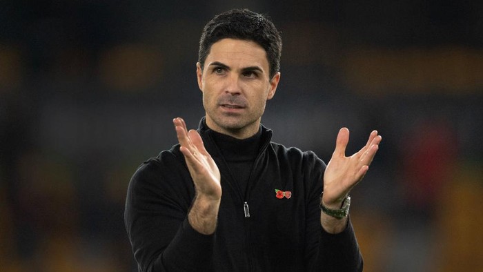 WOLVERHAMPTON, ENGLAND - NOVEMBER 12:  Mikel Arteta applauds the fans after the Premier League match between Wolverhampton Wanderers and Arsenal FC at Molineux on November 12, 2022 in Wolverhampton, United Kingdom. (Photo by Visionhaus/Getty Images)