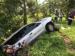 Mobil Dinas Pejabat Kesbangpol Kecelakaan saat Hendak Nonton WSBK Mandalika