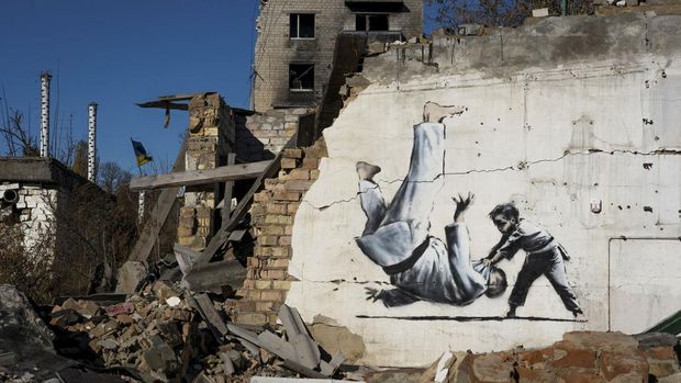 A new graffiti inÊBanksy's signature style is seen in Ukraine in this picture obtained from social media released on November 12, 2022. Banksy via Instagram/via REUTERS  THIS IMAGE HAS BEEN SUPPLIED BY A THIRD PARTY. MANDATORY CREDIT. NO RESALES. NO ARCHIVES.