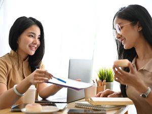 Studi: Orang Cerdas Butuh Lebih Lama untuk Jawab Pertanyaan Kompleks