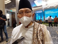 Profil Imam Besar Masjid Sheikh Zayed, KH Abdul Rozaq Sang Kiai Ahli Mesin