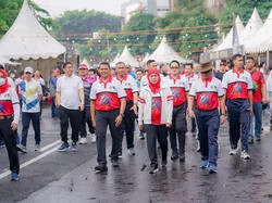 Khofifah Lepas Keberangkatan 2.000 Peserta Jatim Run for Heroes