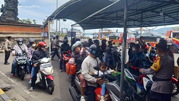 Kesibukan Aparat Kepolisian Amankan Gilimanuk Jelang KTT G20 Bali