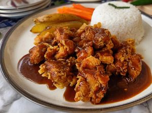 Resep Steak Ayam Goreng Saus Lada Hitam yang Renyah Pedas Resep Steak Ayam Goreng Saus Lada Hitam yang Renyah Pedas