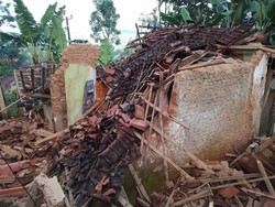 Satu Rumah Warga Ambruk Diduga gegara Gempa yang Guncang Garut