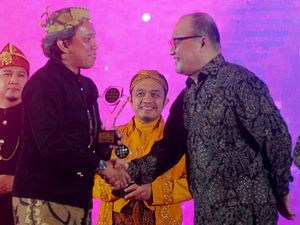 Strategi Komunikasi Dukung Kinerja Bisnis Strategi Komunikasi Dukung Kinerja Bisnis