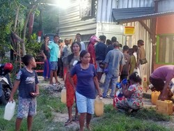 Warga Makin Susah, Minyak Tanah dan Gas Elpiji di Labuan Bajo Langka