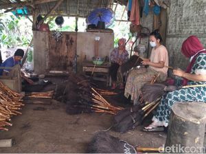 Puluhan Warga Purwakarta Berdaya Lewat Ijuk dari Pohon Aren Puluhan Warga Purwakarta Berdaya Lewat Ijuk dari Pohon Aren