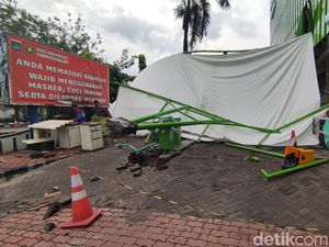 Kanopi RSUD Kanjuruhan Roboh Diterjang Hujan Angin