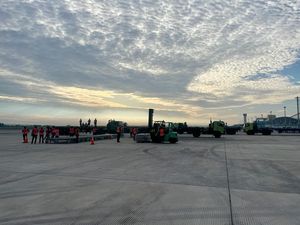 Satu Pesawat Delegasi G20 Asal Prancis Tiba di Bandara Lombok Satu Pesawat Delegasi G20 Asal Prancis Tiba di Bandara Lombok