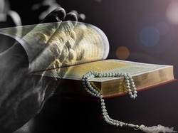 Bacaan Syahadat sebagai Kalimat Thayyibah, Arab, Latin dan Artinya