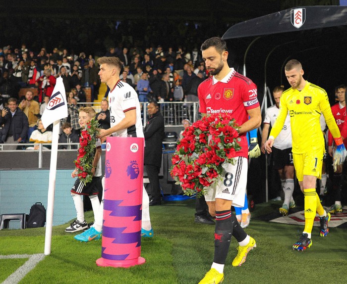 Bruno Fernandes LONDON, ENGLAND - NOVEMBER 13: Bruno Fernandes of Manchester United walks out ahead of the Premier League match between Fulham FC and Manchester United at Craven Cottage on November 13, 2022 in London, England. (Photo by Jared Martinez/Manchester United via Getty Images)