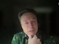 Penampilan Elon Musk yang Mencuri Perhatian di B20 Summit