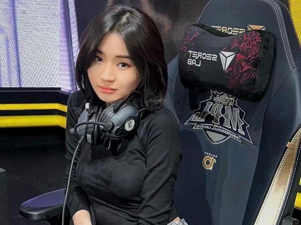Chateez Loncat dari Lantai 2 Rumah untuk Makan