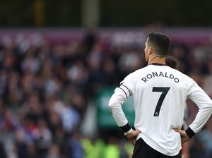 Gary Neville: MU dan Ronaldo Sama-sama Tak Dewasa