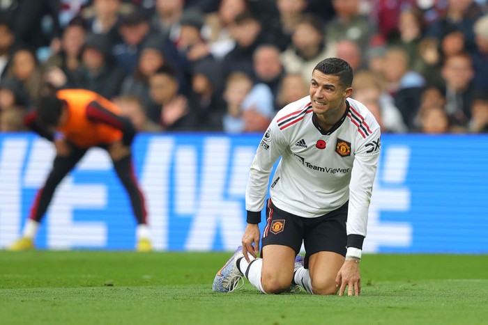 BIRMINGHAM, ENGLAND - NOVEMBER 06: Cristiano Ronaldo of Manchester United reacts during the Premier League match between Aston Villa and Manchester United at Villa Park on November 06, 2022 in Birmingham, England. (Photo by James Gill/Getty Images)