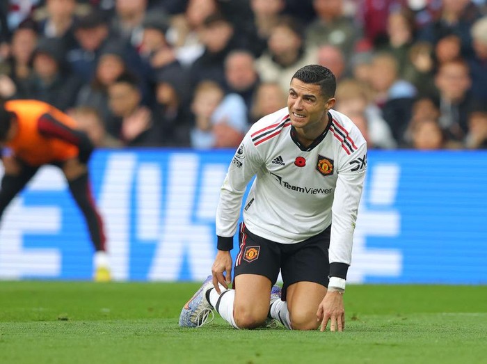 BIRMINGHAM, ENGLAND - NOVEMBER 06: Cristiano Ronaldo of Manchester United reacts during the Premier League match between Aston Villa and Manchester United at Villa Park on November 06, 2022 in Birmingham, England. (Photo by James Gill/Getty Images)