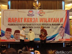 Di Hadapan Buruh, Ganjar Singgung Review PP untuk Penetapan Upah