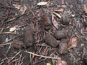 26 Granat Temuan Warga Blitar Diduga Peninggalan Jepang 26 Granat Temuan Warga Blitar Diduga Peninggalan Jepang