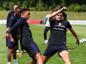 Rooney Anggap Kekhawatiran pada Trent dan Maguire Berlebihan!