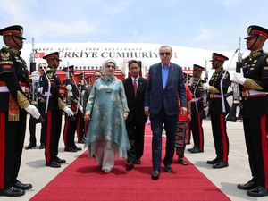Air Force One Turki Tiba di KTT G20 Bali Air Force One Turki Tiba di KTT G20 Bali