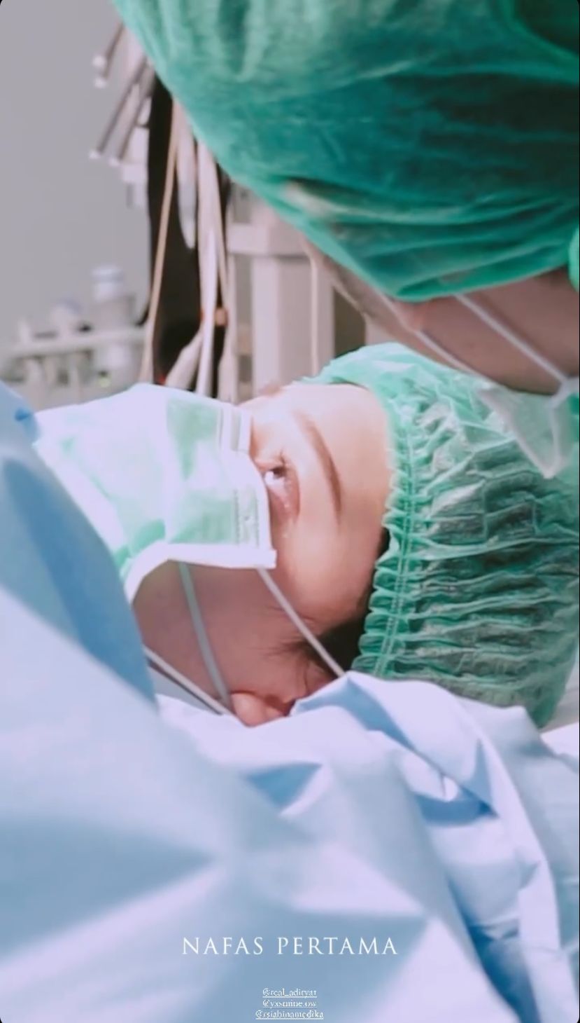 Istri Aditya Zoni Melahirkan Istri Aditya Zoni Melahirkan