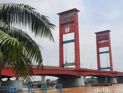 Buntut Sopir Bus Wisata Dipalak, Dispar Minta Jembatan Ampera Dijaga 24 Jam