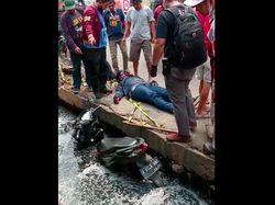 Aduh! Pemotor Nyebur ke Got yang Belum Jadi di Jl Setiabudi Pamulang