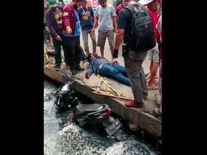 Aduh! Pemotor Nyebur ke Got yang Belum Jadi di Jl Setiabudi Pamulang