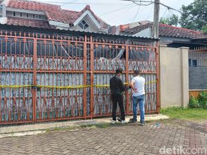 3 Tingkah Janggal Om Keluarga Kalideres Larang Lapor Polisi soal Mayat 3 Tingkah Janggal Om Keluarga Kalideres Larang Lapor Polisi soal Mayat