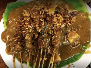 8 Makanan Khas Sumatera Barat yang Terkenal Lezat, Wajib Dicoba! 8 Makanan Khas Sumatera Barat yang Terkenal Lezat, Wajib Dicoba!