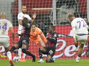 Gawang Sering Bobol, Milan Kok Tidak Beli Kiper?