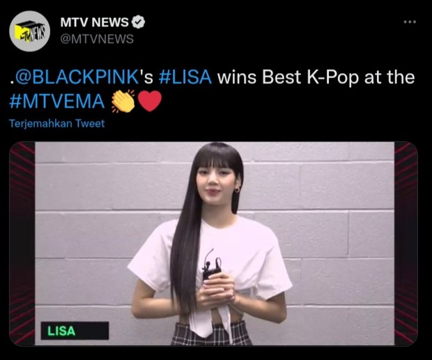 Lisa berhasil bawa pulang 1 penghargaan di EMAs.