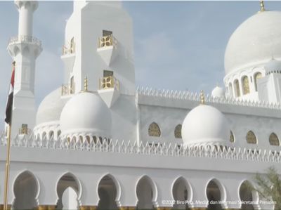 Megahnya Masjid Raya Sheikh Zayed Solo dengan Ornamen Khas Timur Tengah