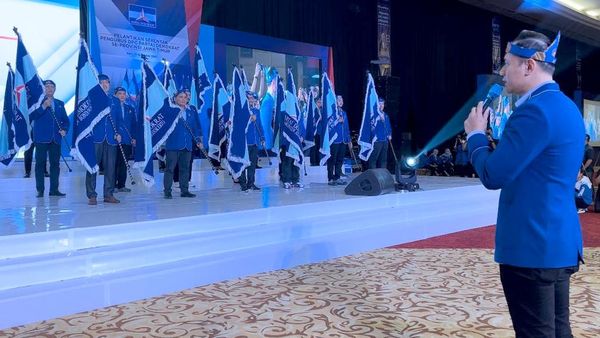 Melihat Lagi Momen AHY Lantik DPC Demokrat se-Jatim