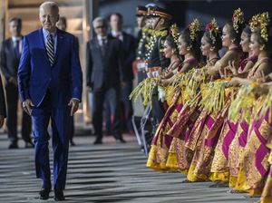 Mengenal Tari Pendet yang Pukau Joe Biden Saat Tiba di Bali Mengenal Tari Pendet yang Pukau Joe Biden Saat Tiba di Bali