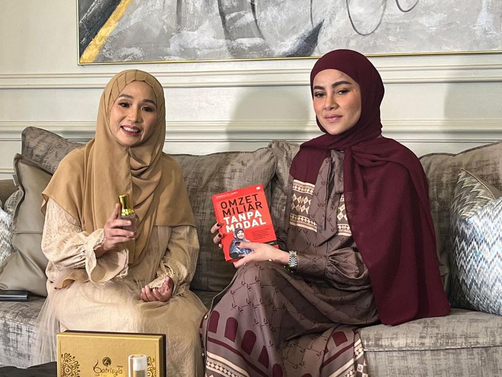 Sahabat Bocorkan Olla Ramlan Sedang Dekat dengan Seorang Pria, Siapa? Sahabat Bocorkan Olla Ramlan Sedang Dekat dengan Seorang Pria, Siapa?