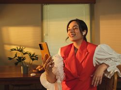 4 Filosofi Warna Oranye di Balik Desain OPPO A77s