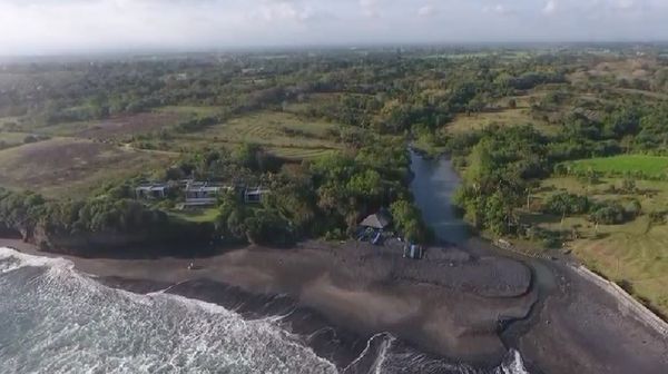 Pantai Nyanyi Bali, Cocok buat Dikunjungi Saat Libur Panjang Minggu Ini